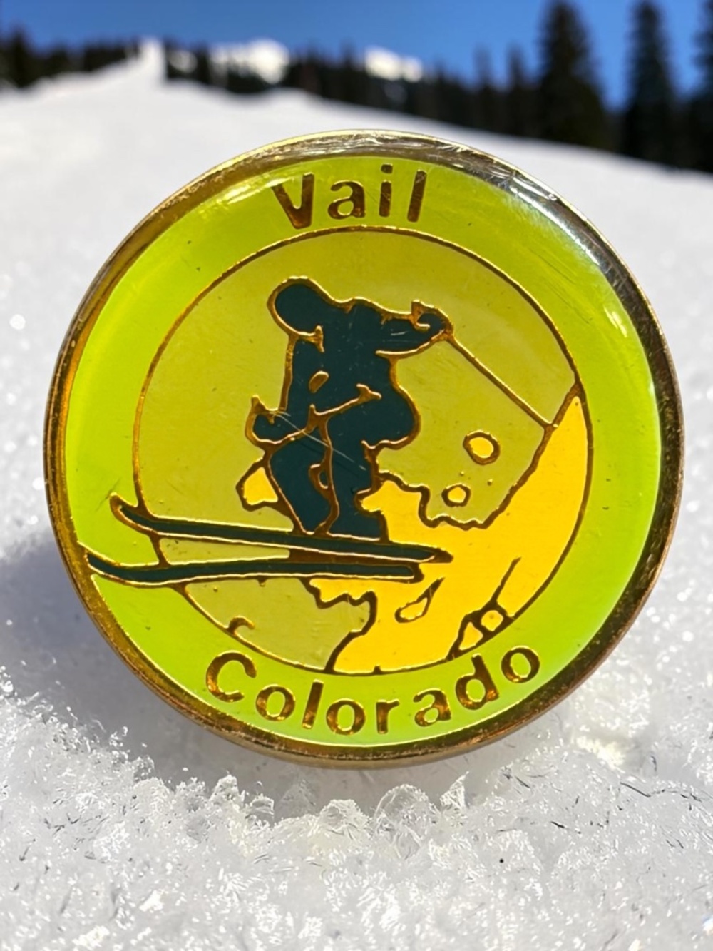 Vintage Vail Colorado Ski Pin ©Park Gold Tone Enamel Skier Badge